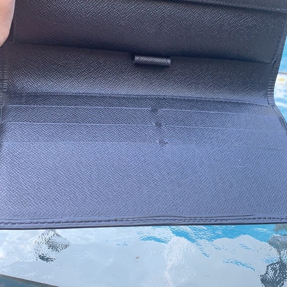 Preowned Louis Vuitton Black EPI Sarah Wallet - Picture 11 of 12